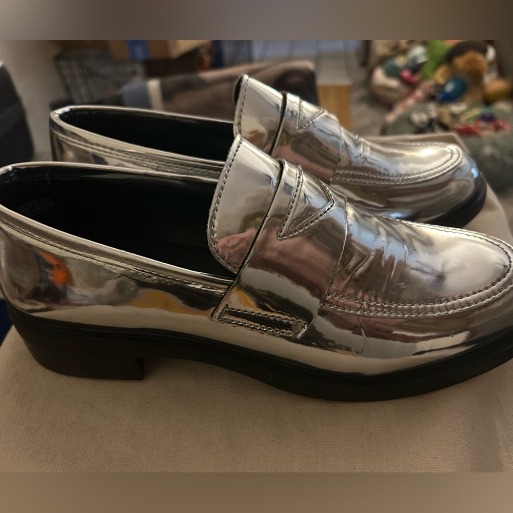 Steve Madden Metallic Silver women’s loafers
